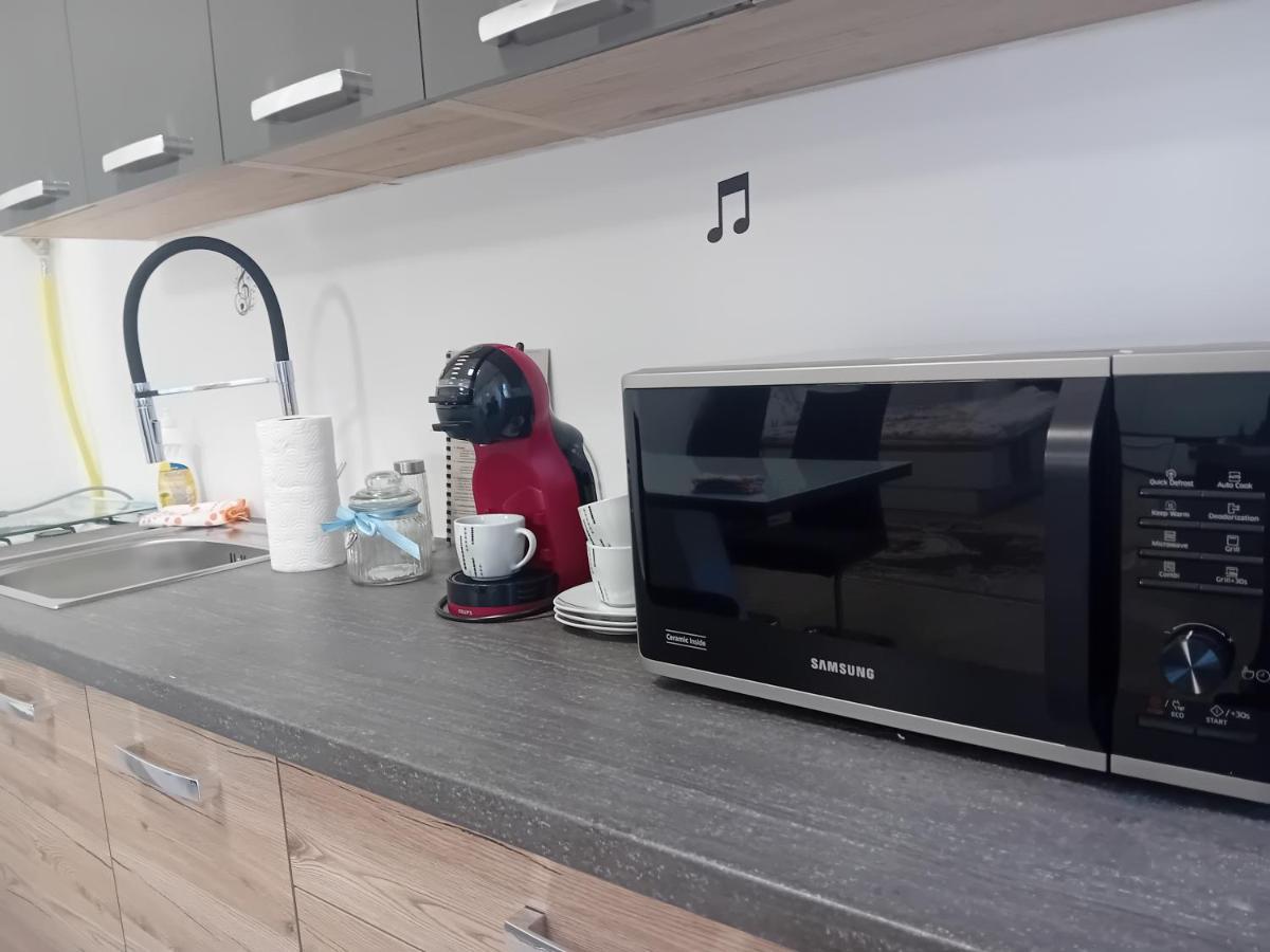 Hangjegy Apartman Debrecen Luaran gambar
